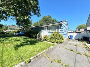 204 Carolyn Ave #A, Colonia, NJ
