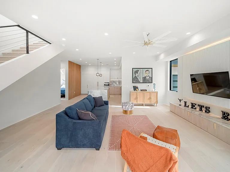 2107 Brackenridge St #A — Photo 6