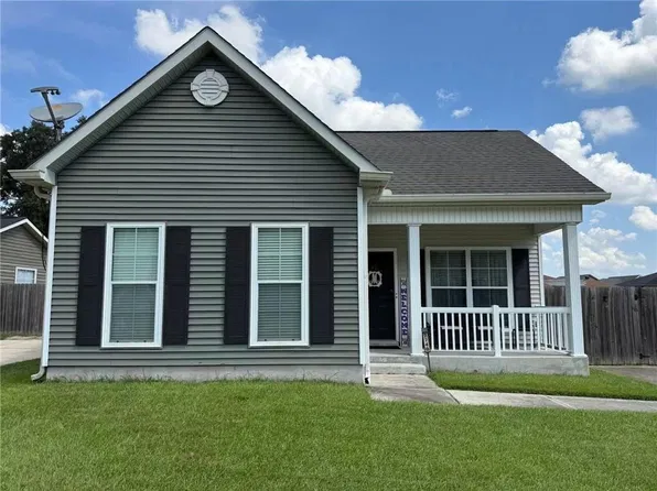2740 Village Ct, Marrero, LA 70072