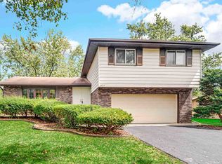 2826 Walnut Rd, Homewood, IL 60430