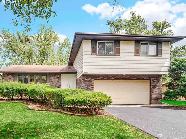 2826 Walnut Rd, Homewood, IL 60430
