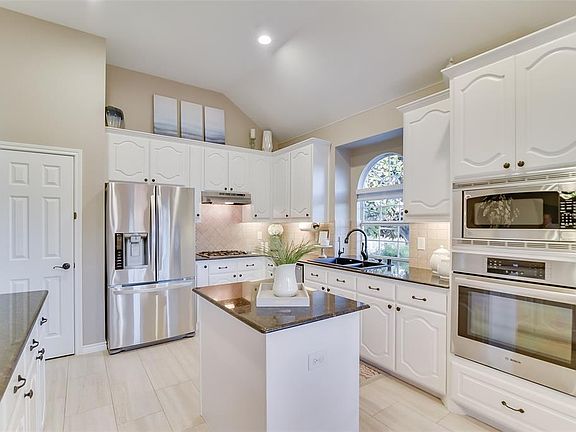 4th image of 11717 Cloveridge Dr