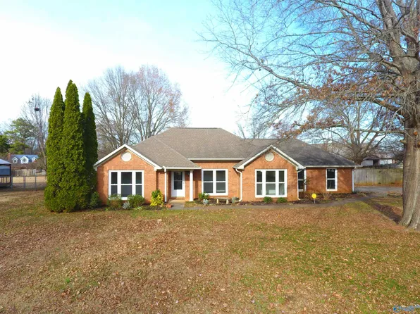 203 Dove Hollow Dr, Meridianville, AL 35759