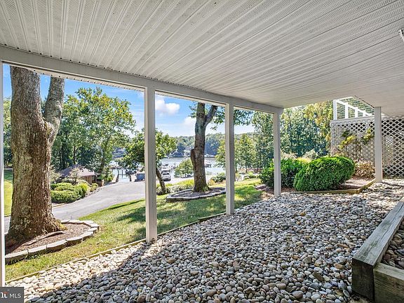 4th image of 253 Milthorn Ct