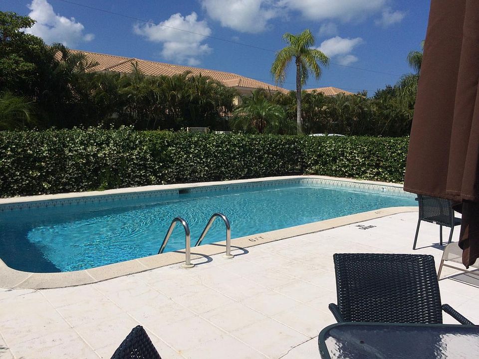 Courtyard Pool - Across Front Entrance
