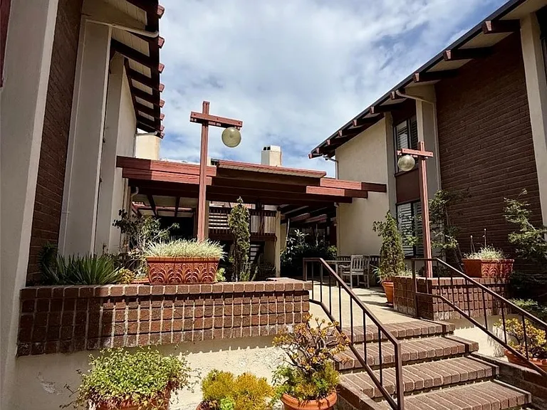2322 Palos Verdes Dr W #102 — Photo 21