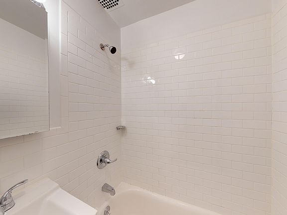 5th image of 240 E 78th St APT B