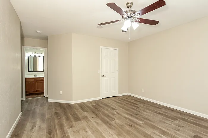 6034 N Castano Dr — Photo 9