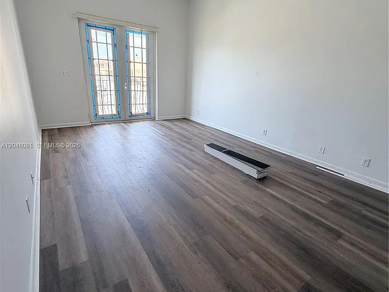 1657 Tyler St #201 — Photo 3