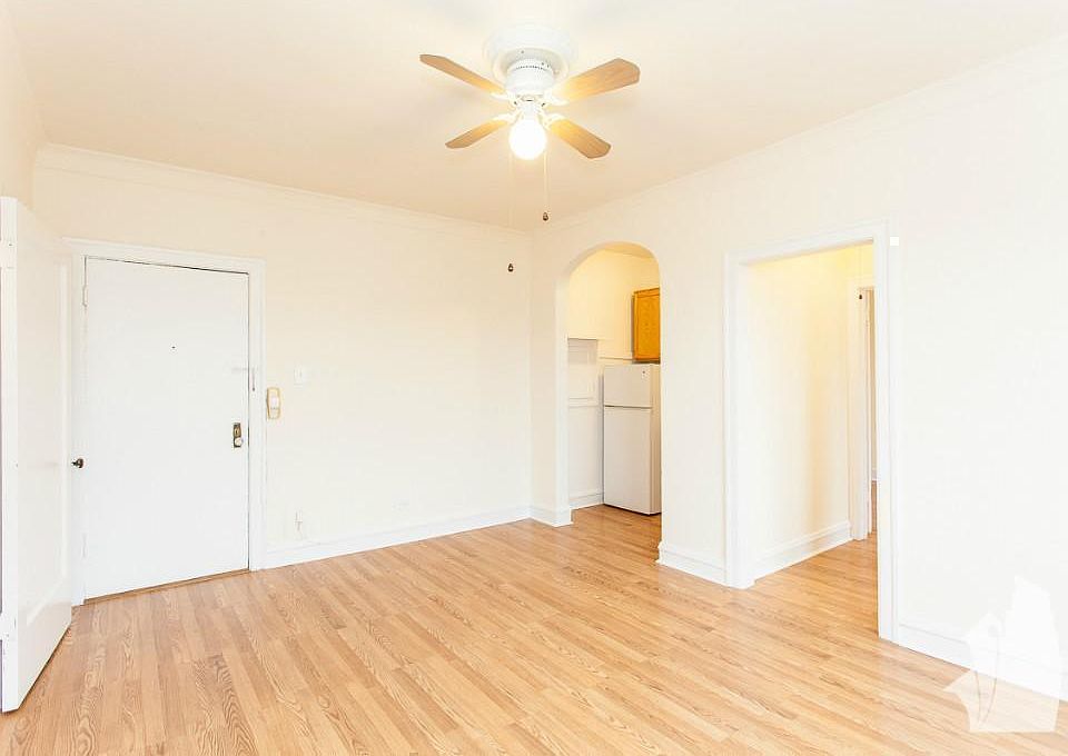 1st image of 2536 N Sawyer Ave APT 206L