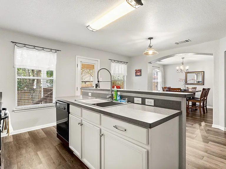 5406 Tomas Cir — Photo 16