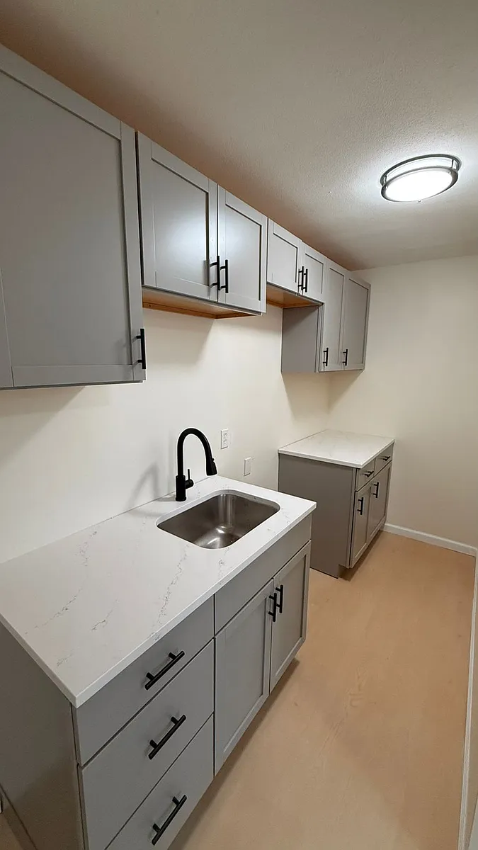 Building Photo - 653 W Onondaga St #1