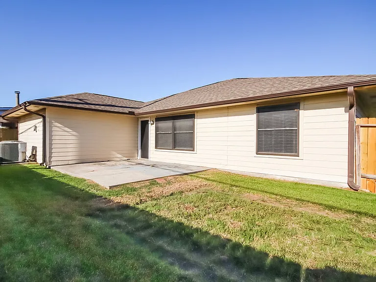 10815 Malden Dr — Photo 16