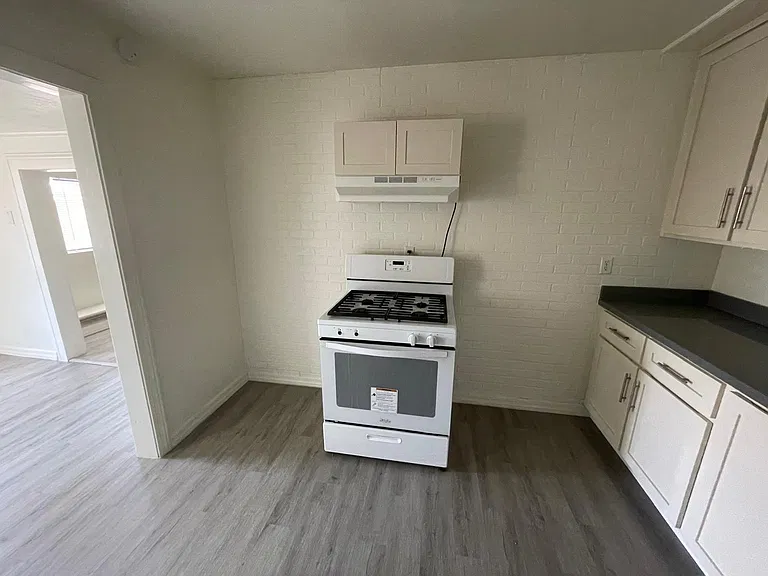 2337 S Walnut Ave — Photo 5