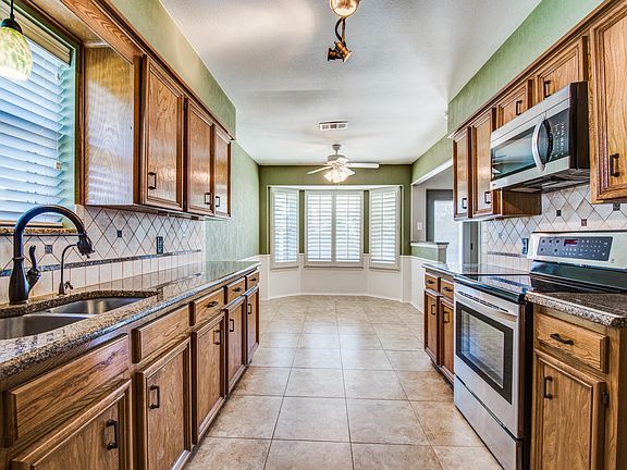 5th image of 2713 Kimberly Dr
