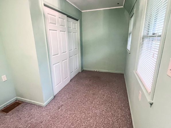 315 E Locust St, Kirkwood, IL 61447
