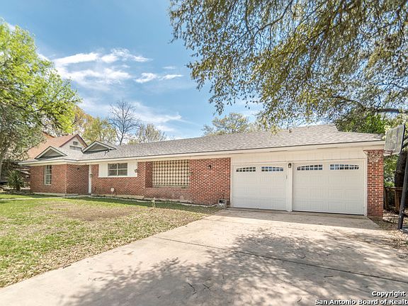 2nd image of 922 Grey Oak Dr