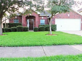 555 Small Cedar Dr, League City, TX 77573