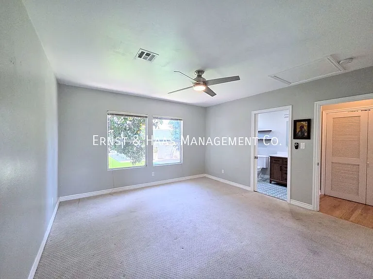 1926 Daisy Ave — Photo 22