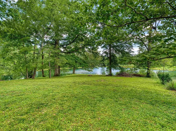 9727 Petersburg Rd, Evansville, IN 47725