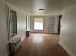 119 Main St, Strausstown, PA 19559