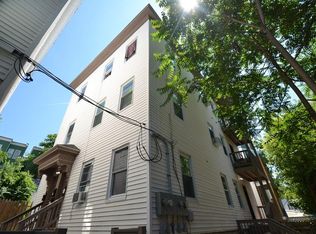 10-12 Webster Ct, Lawrence, MA 01841