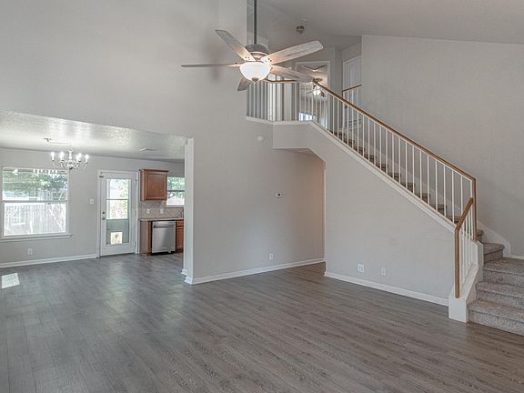 4th image of 2422 Duval Dr