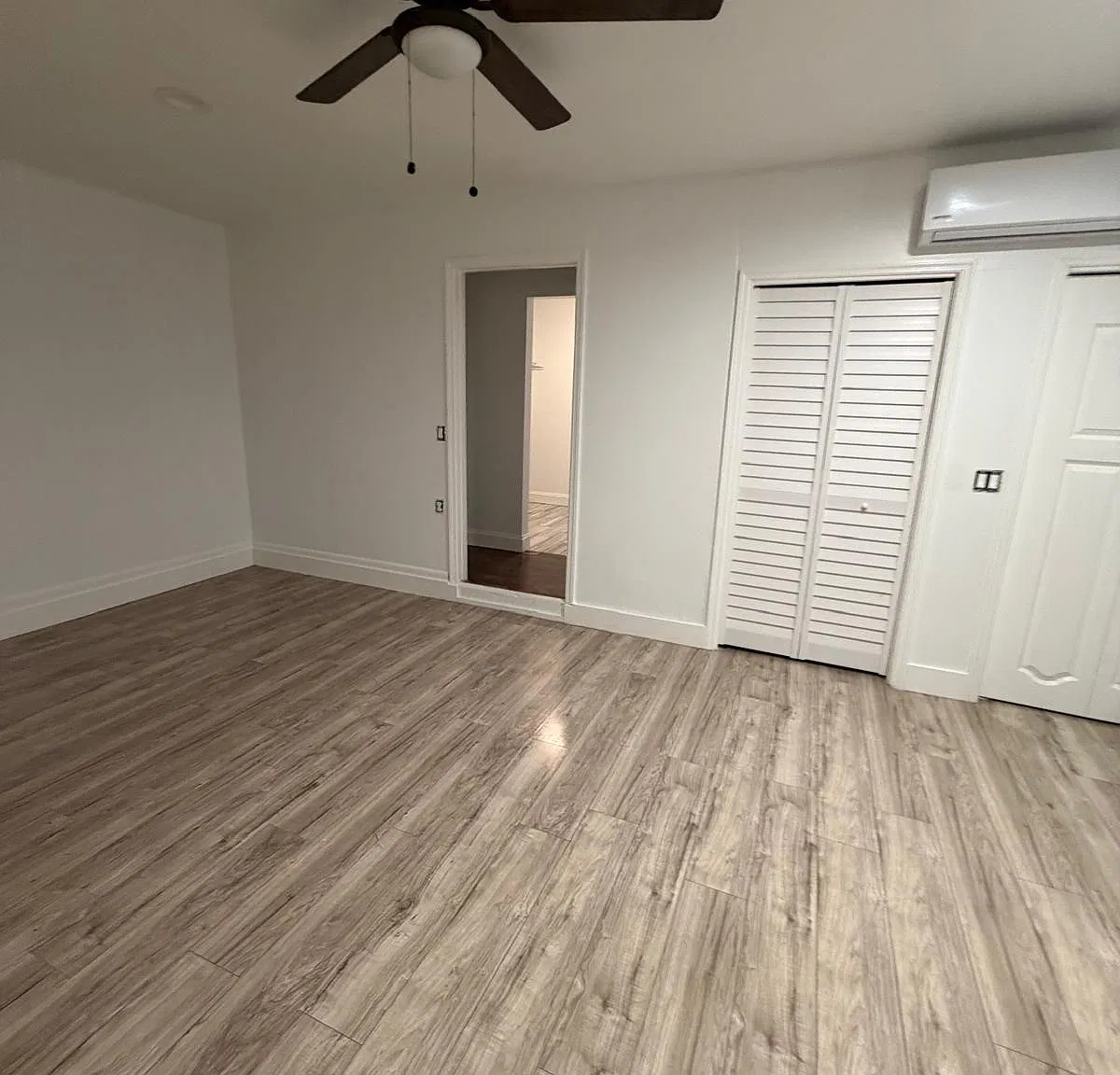 105 Jeffrey Dr — Photo 3
