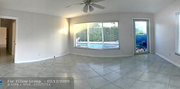 5th image of 4614 Seagrape Dr #1