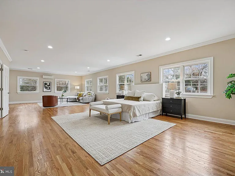 4902 Derussey Pkwy — Photo 56