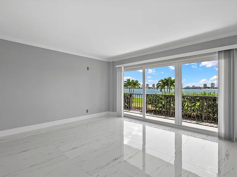 3040 Lake Shore Dr #101 — Photo 23