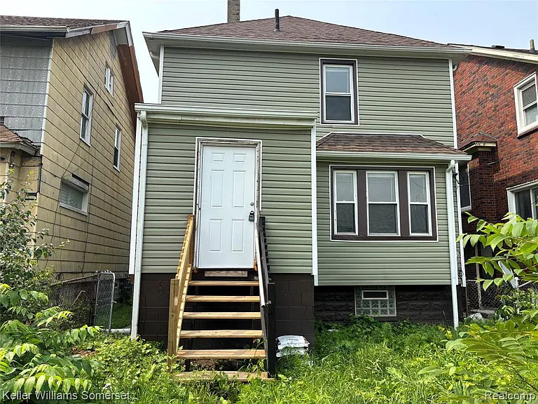 242 Ferris St — Photo 15