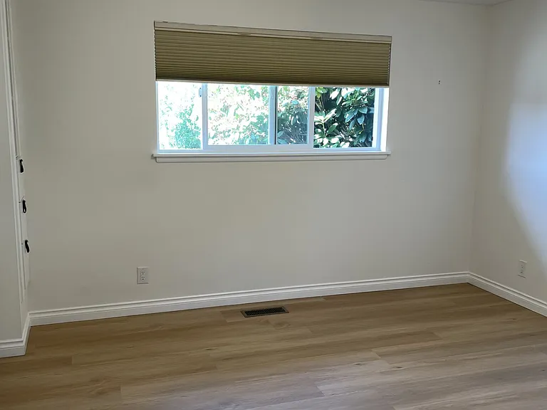 2621 N Bristol St — Photo 7