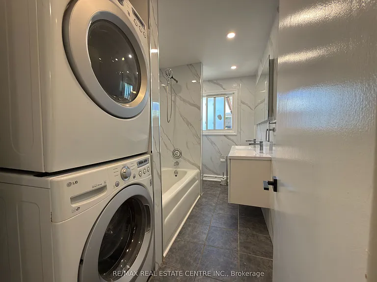 53 Guelph St #UPPER — Photo 8