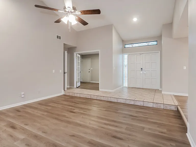 11504 Robles Del Rio Pl — Photo 3