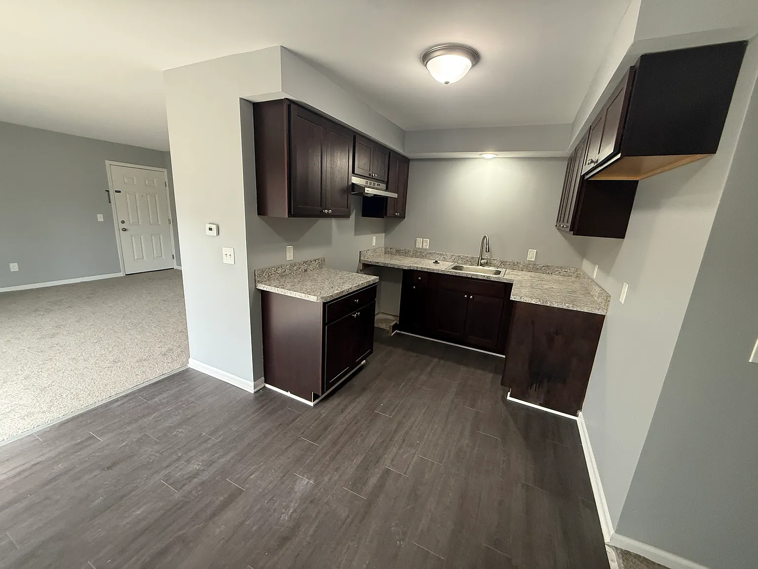2 bed, 880 sqft, $1,450 — Photo 2
