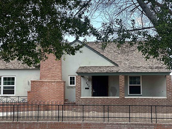 3rd image of 608 S 8th Ave