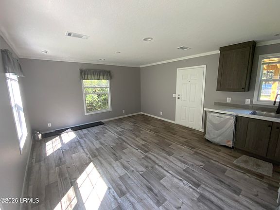 4th image of 1632 Seaside Road