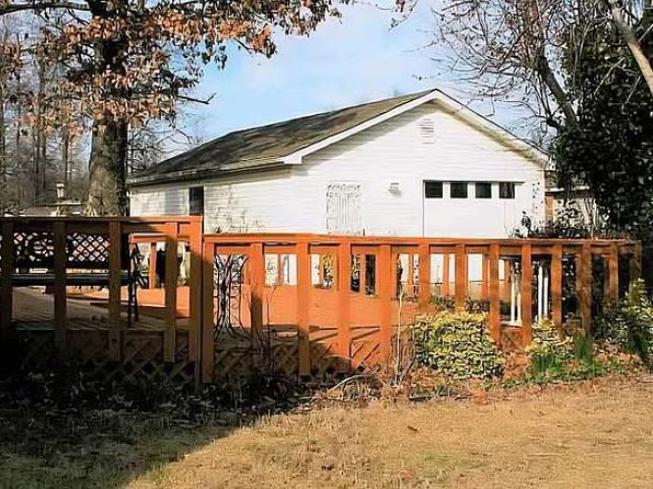 1201 Daniel Dr