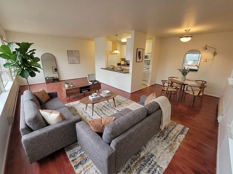 Russell/Central Park in the Heart of Ballard — Photo 81