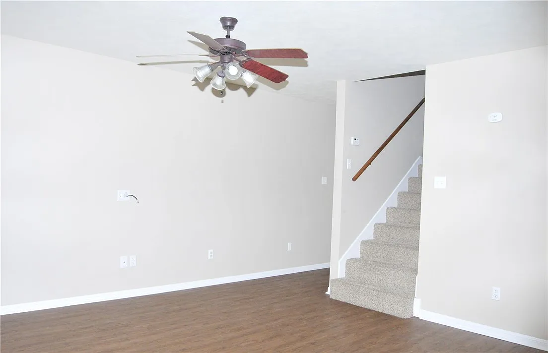 4 bed, 3.5 bath, 1465 sqft, $1,799 — Photo 3