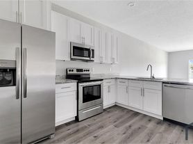 10385 Port Everglades St