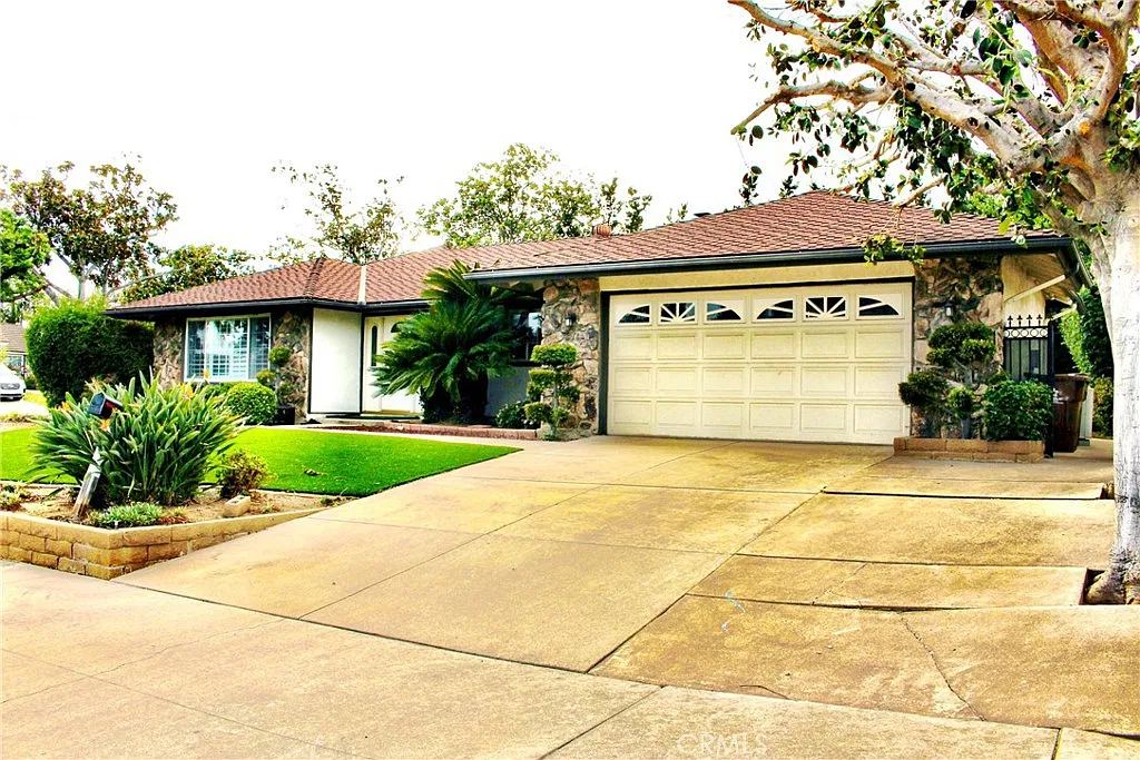 3 bed, 1446 sqft, $4,200 — Photo 3