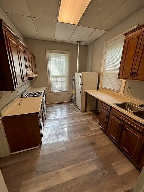 1 bed, 1000 sqft, $700 — Photo 2