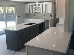 5765 Milnes Dr, Coloma, MI 49038