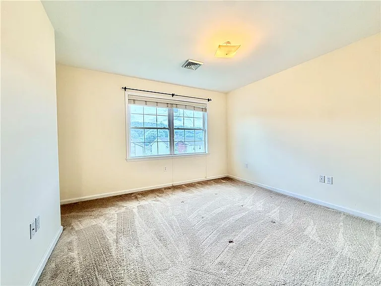 1433 Salisbury Rd — Photo 16