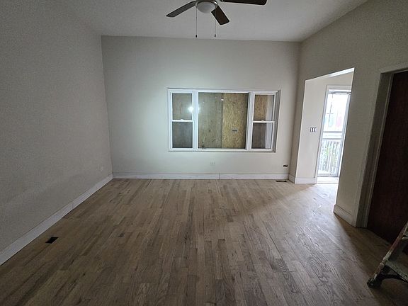 3rd image of 426 N Trumbull Ave