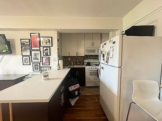 4th image of 20 Woodruff Ave APT 6A