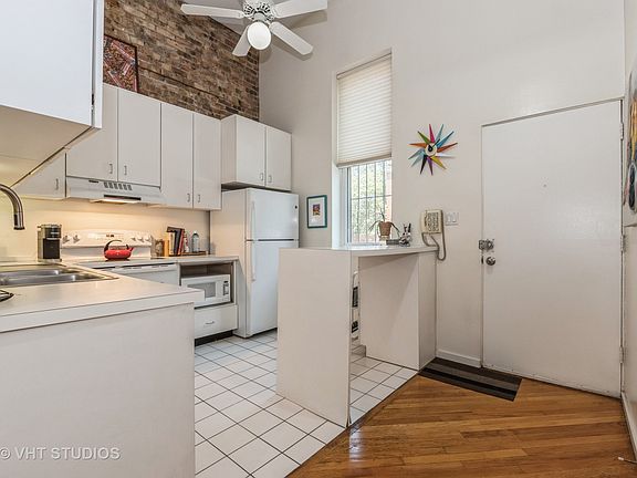 4th image of 1808 N Bissell St APT 1A