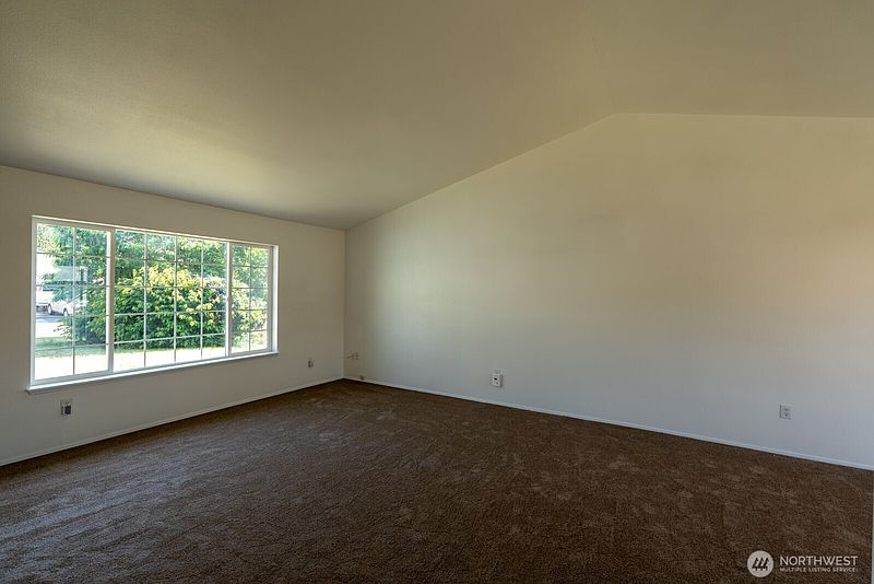 5th image of 121 Patriot Way